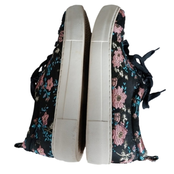 💥Host Pick💥 J/Slides NYC Platform Sneakers - Picture 3 of 4